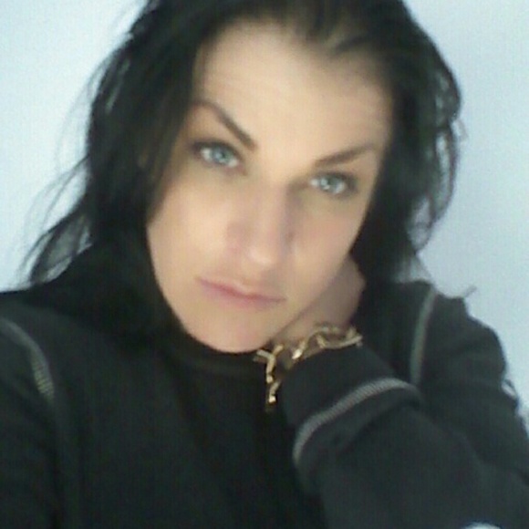 Meet your Posher, Windy - Picture 2 of 3